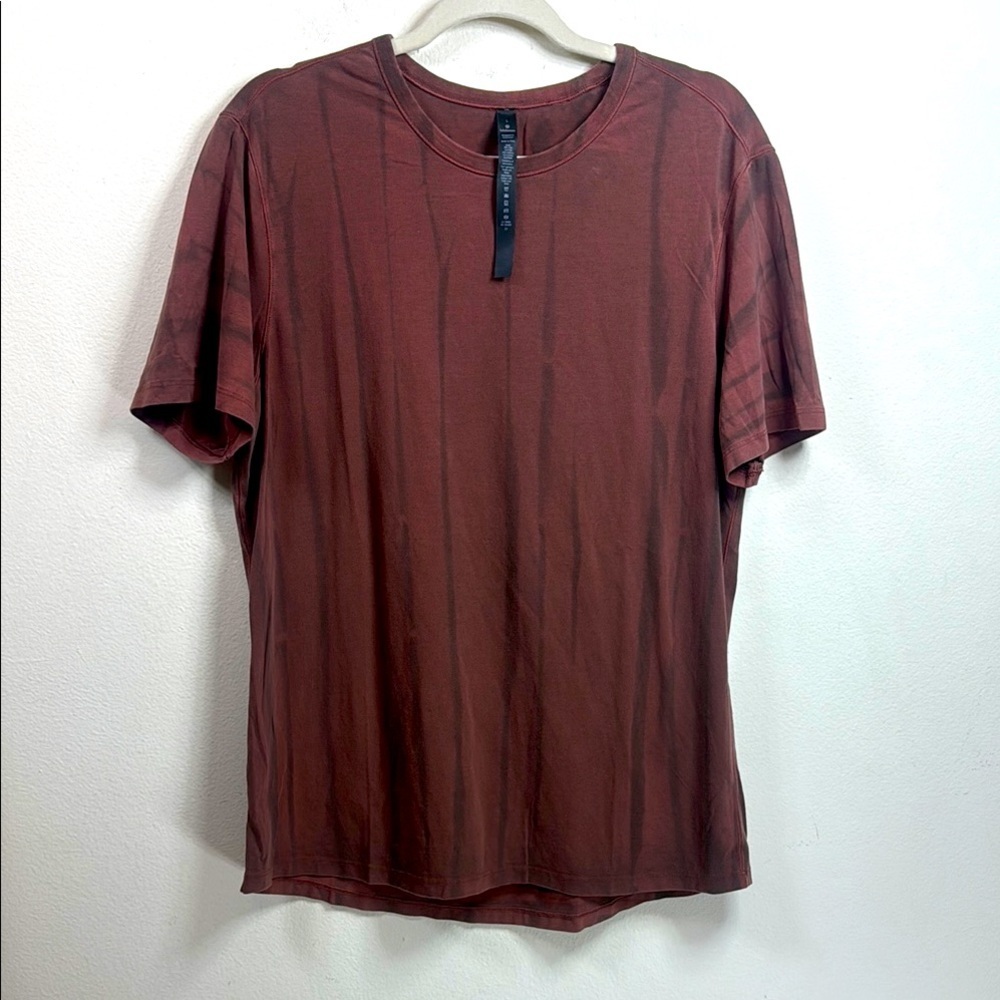 (A1)Lululemon Men's Plus Size Shirt
Basic Vertical Tee
Antique Copper Spray-Dyed